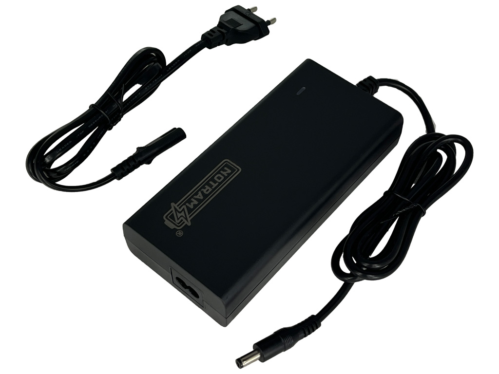 Fietsacculader 54,6 volt / 2 A output voor 48 volts accu's (5,5 mm x 2,1 mm)