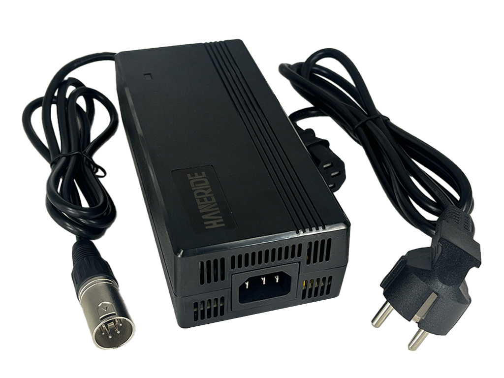 Ebike lader voor Gazelle, Kalkhoff, Releigh, Rixe, Univega impulse – BSC4202000- 998300000 – 998300700 – 4-pins XLR Ebike lader voor Gazelle, Kalkhoff, Releigh, Rixe, Univega impulse – BSC4202000- 998300000 – 998300700 – 4-pins XLR - Afbeelding 2