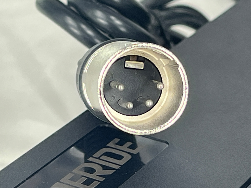 Ebike lader voor Gazelle, Kalkhoff, Releigh, Rixe, Univega impulse – BSC4202000- 998300000 – 998300700 – 4-pins XLR Ebike lader voor Gazelle, Kalkhoff, Releigh, Rixe, Univega impulse – BSC4202000- 998300000 – 998300700 – 4-pins XLR - Afbeelding 4